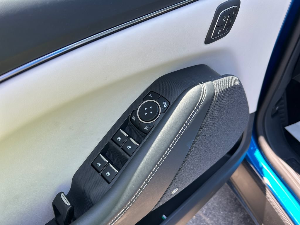 Used 2025 Ford Mustang Mach-E Premium AWD/4WD image 13