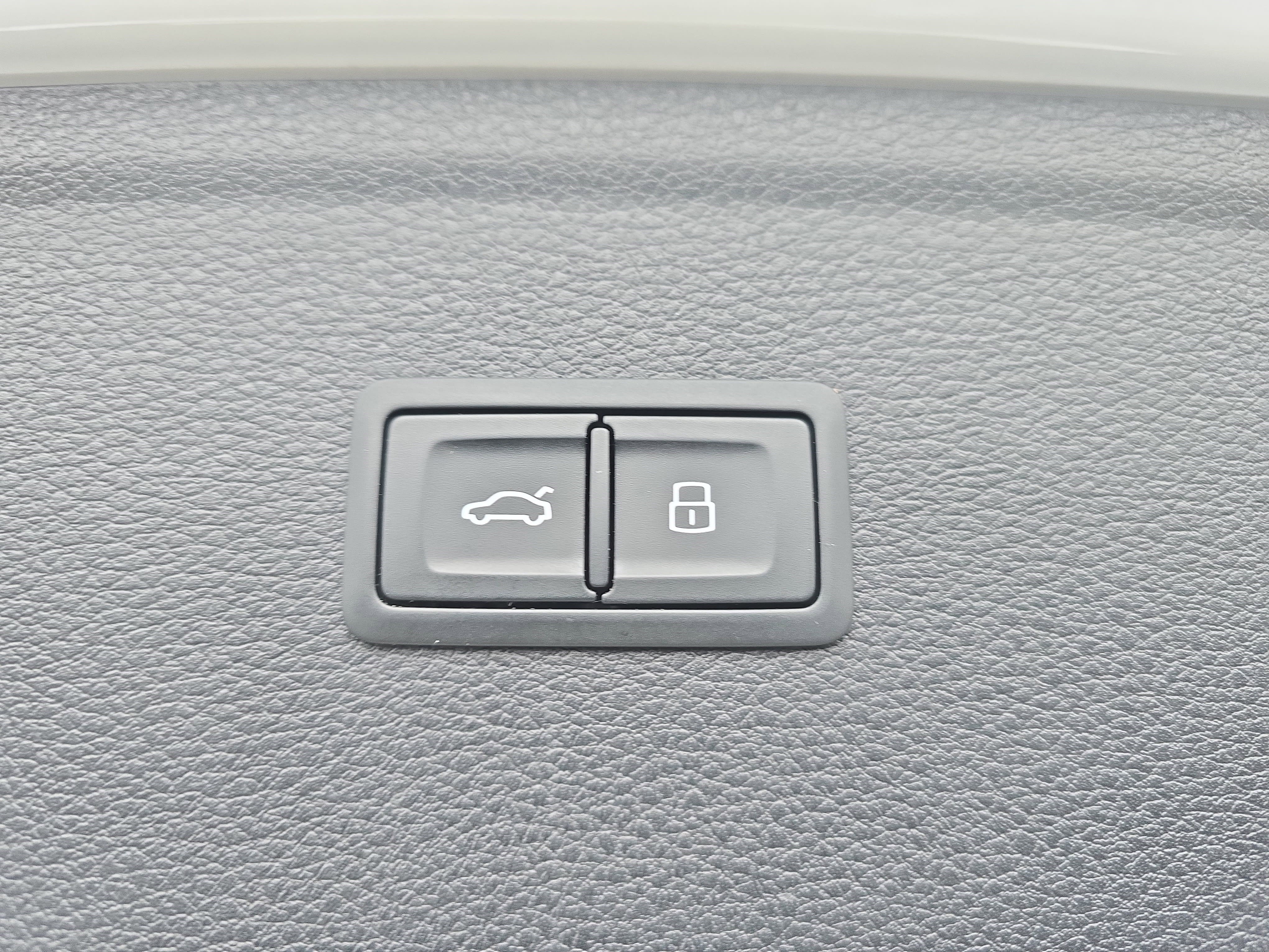 Used 2018 Audi SQ5 Premium Plus image 13