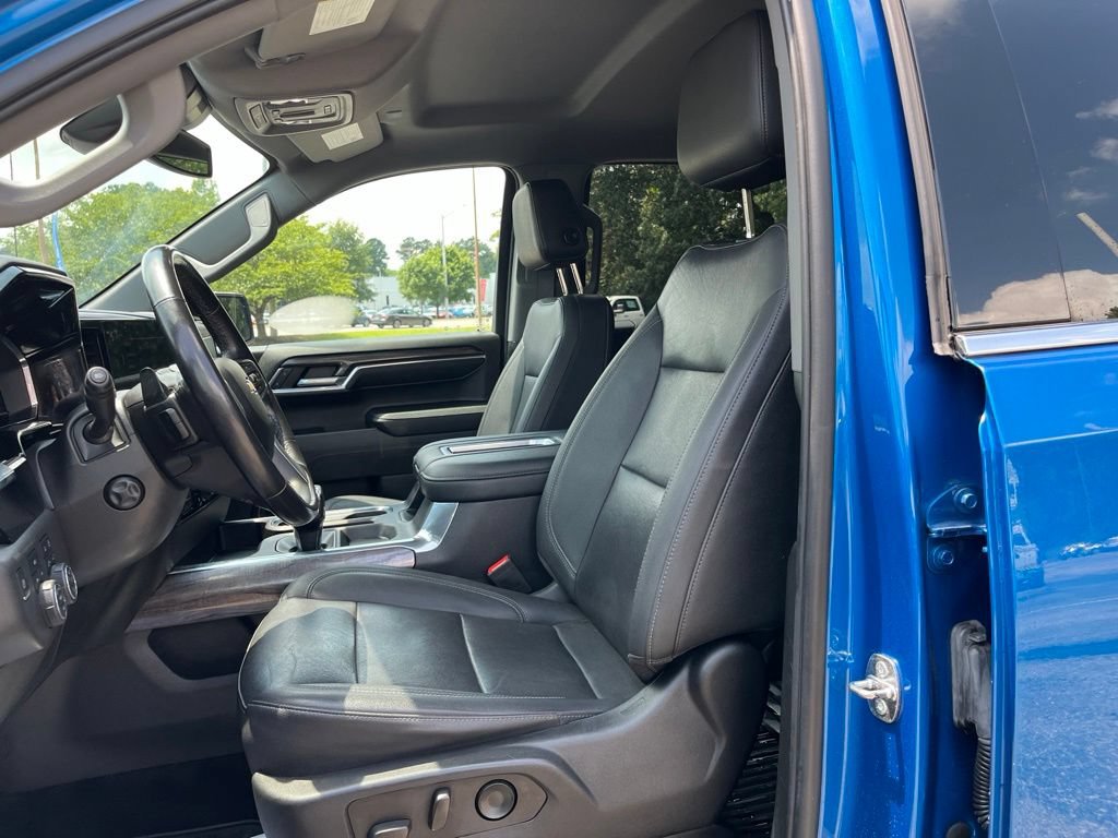 Used 2022 Chevrolet Silverado 1500 LTZ w/ LTZ Convenience Package II AWD/4WD image 15