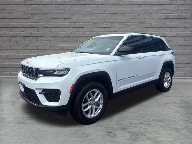 Used 2025 Jeep Grand Cherokee Laredo X w/ Luxury Tech Group I AWD/4WD image 3