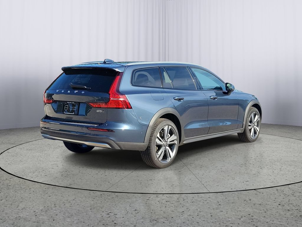 New 2026 Volvo V60 B5 Cross Country Plus w/ Protection Package Premier AWD/4WD image 2