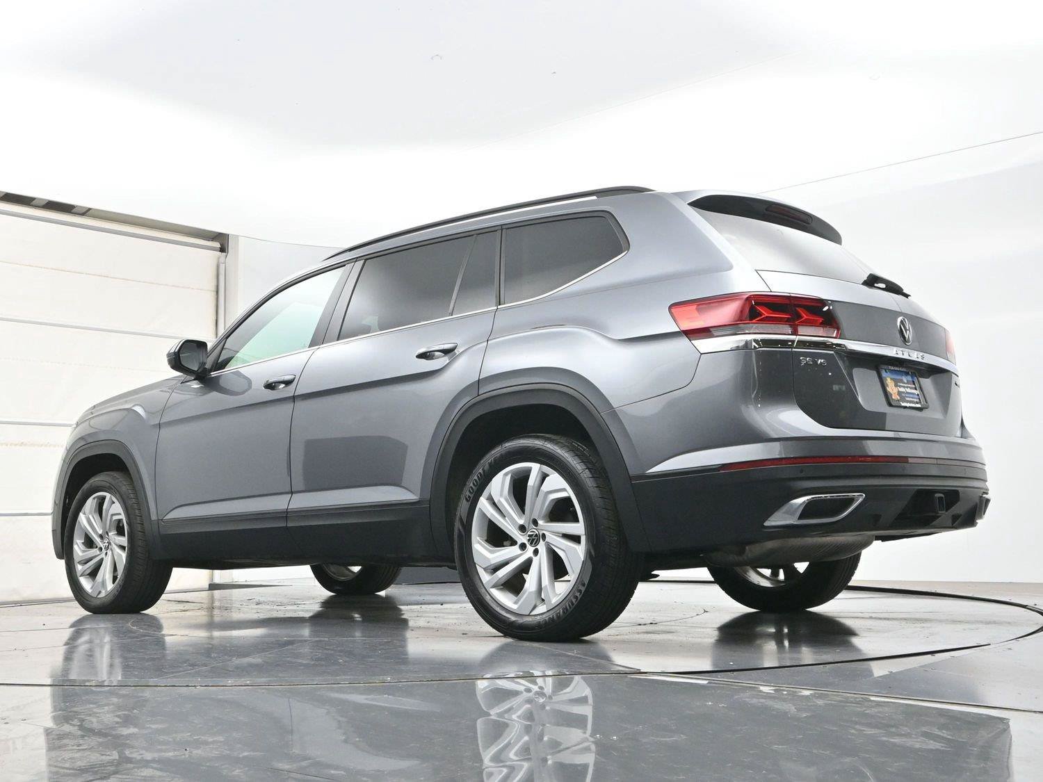 Certified 2023 Volkswagen Atlas SE w/ Panoramic Sunroof Package AWD/4WD image 33