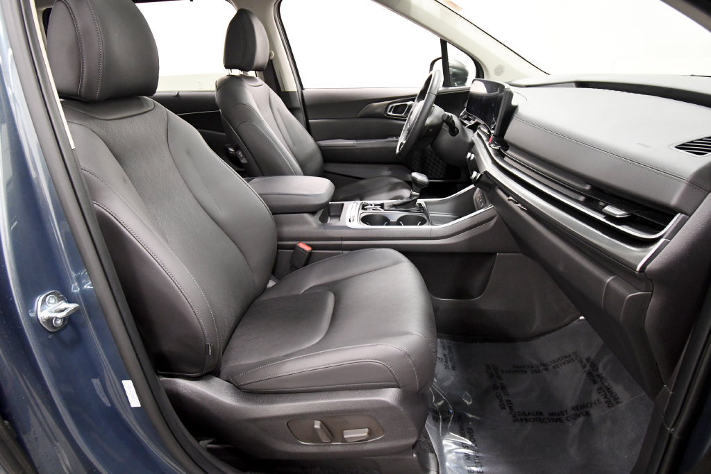Certified 2026 Kia Carnival SX w/ SX Dark Edition Package FWD image 23