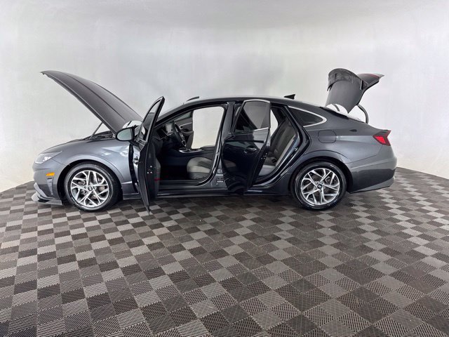 Used 2020 Hyundai Sonata SEL w/ Convenience Package FWD image 9