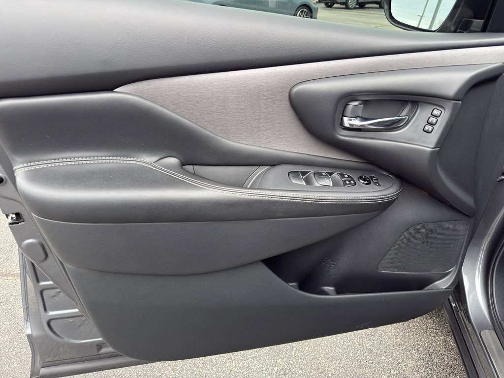 Used 2023 Nissan Murano SL w/ SL Moonroof Package image 13