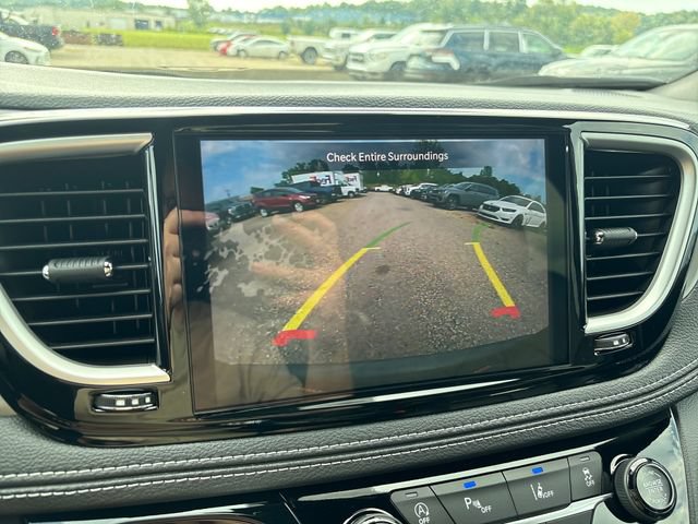 New 2027 Chrysler Pacifica Select AWD/4WD image 15