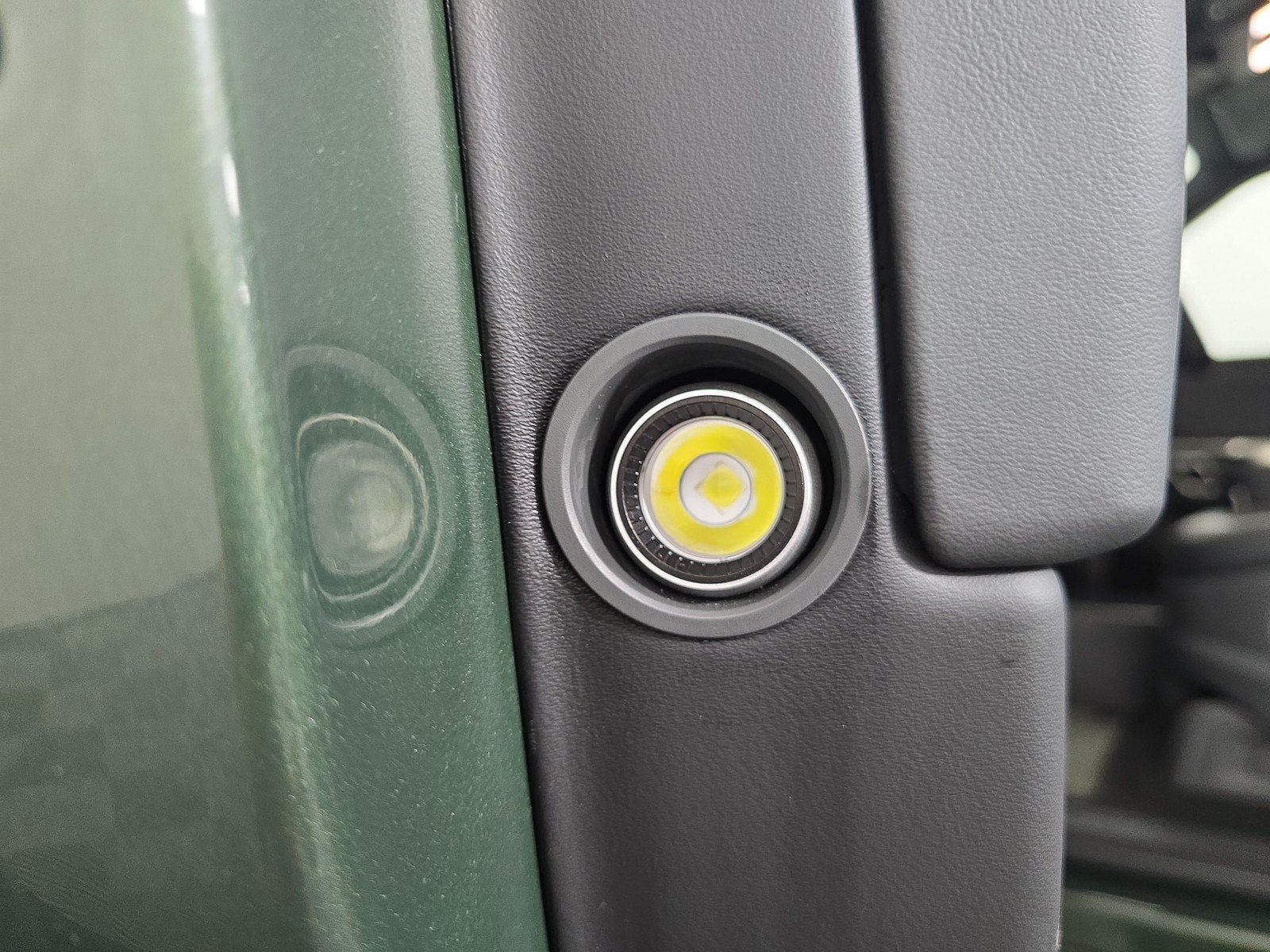 Used 2022 Rivian R1S Launch Edition AWD/4WD image 32