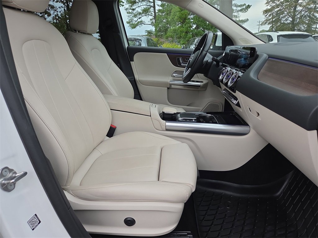 Certified 2022 Mercedes-Benz GLA 250 4MATIC image 16