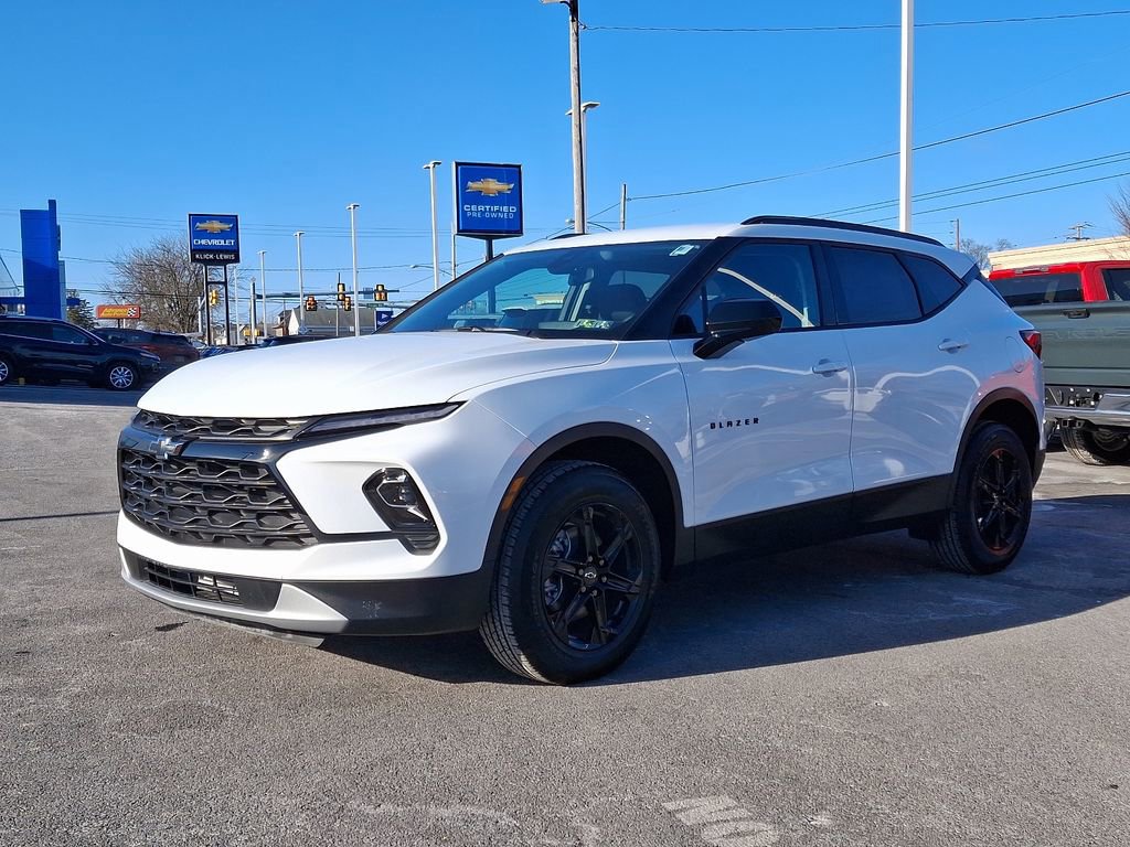 New 2025 Chevrolet Blazer LT w/ Midnight/Sport Edition image 2
