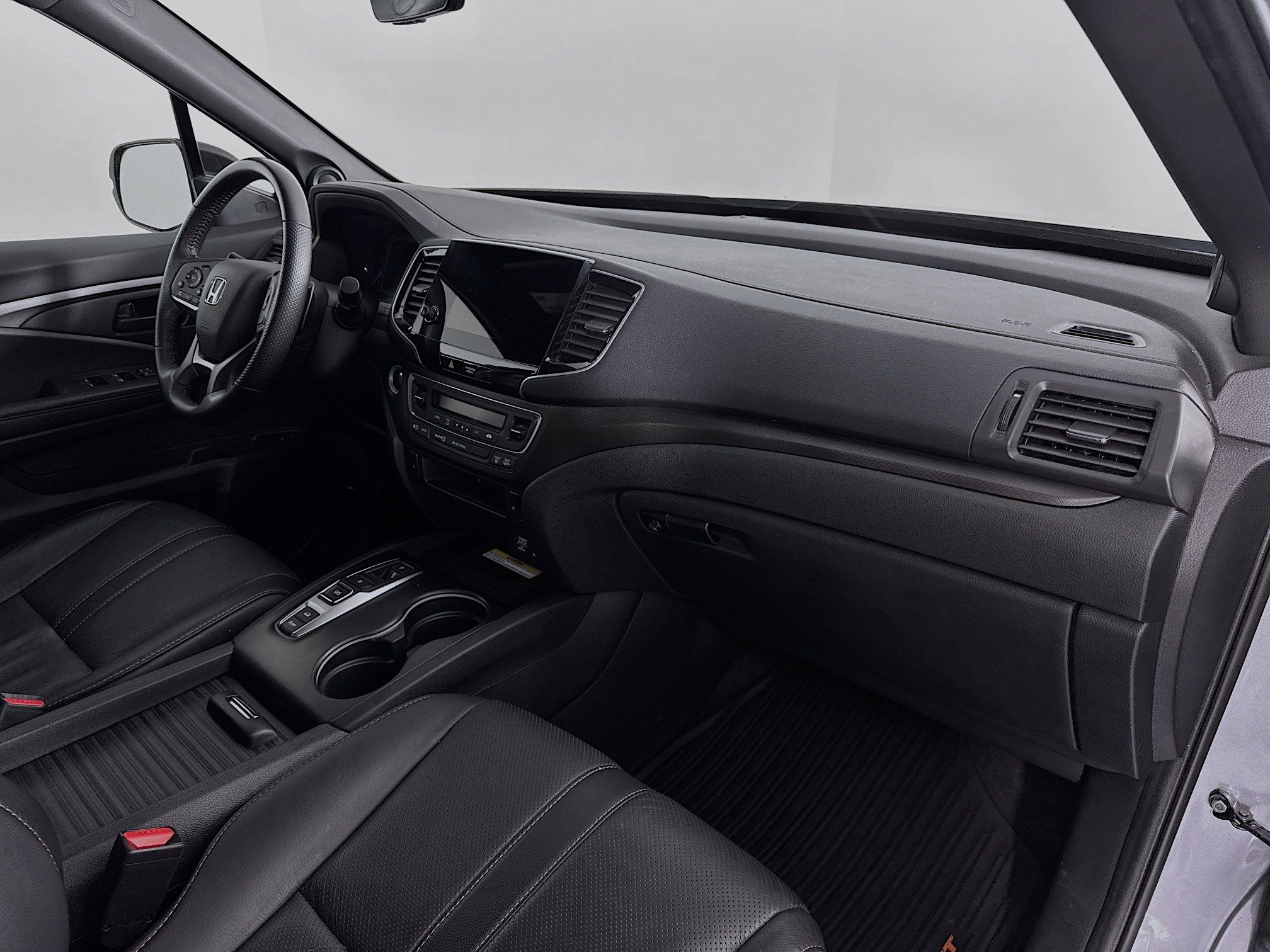 Certified 2023 Honda Passport TrailSport image 30