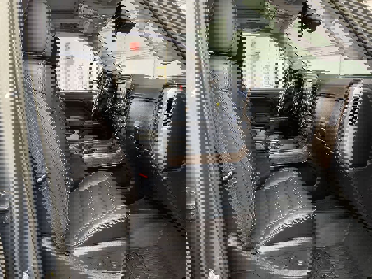 Used 2017 GMC Sierra 2500 Denali w/ Duramax Plus Package image 18