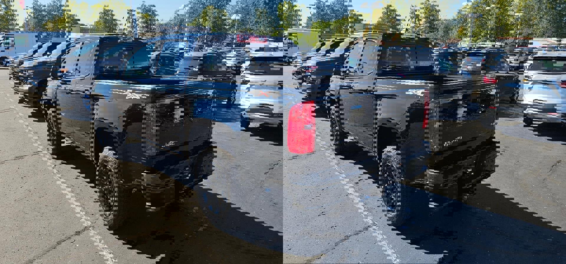 Used 2022 Chevrolet Colorado LT w/ LT Convenience Package image 5