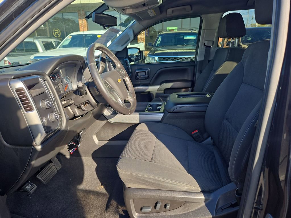 Used 2018 Chevrolet Silverado 1500 LT w/ LPO, Black Pack AWD/4WD image 30