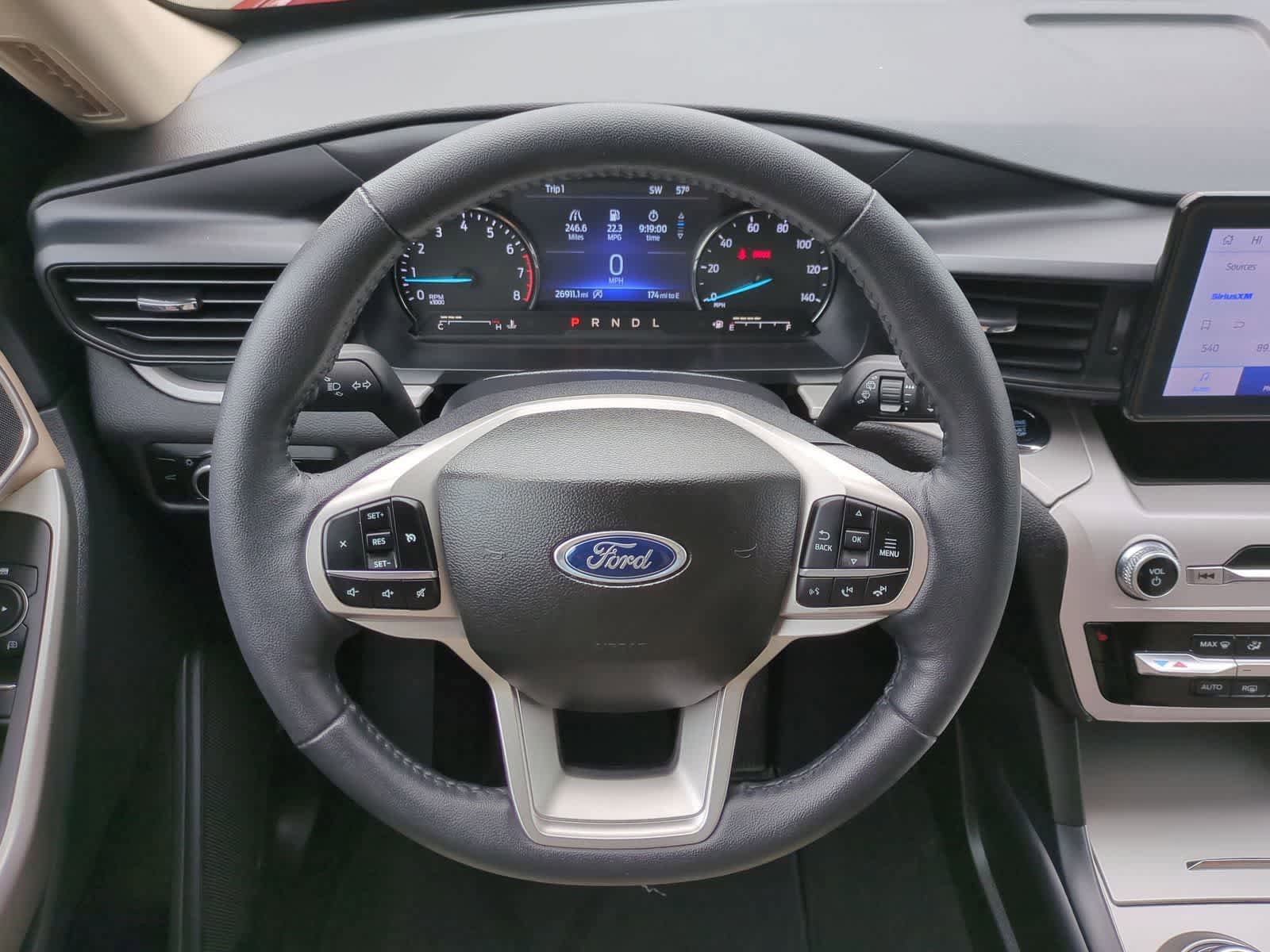 Used 2023 Ford Explorer XLT AWD/4WD image 22