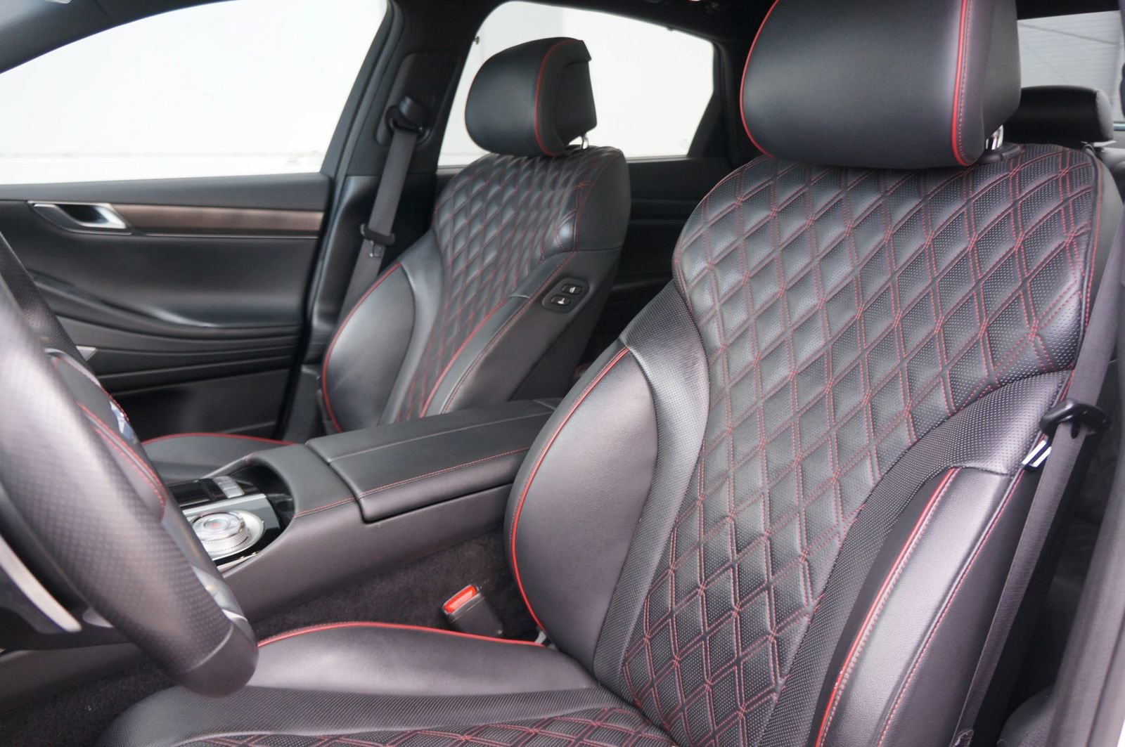 Used 2022 Genesis G80 3.5T Sport image 30