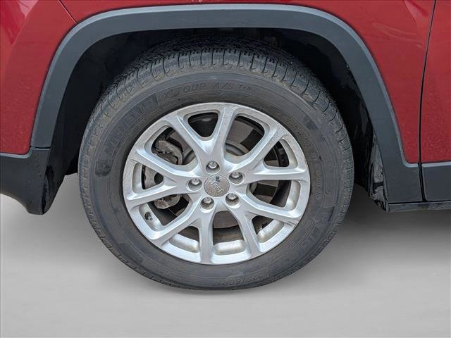 Used 2016 Jeep Cherokee Sport image 10