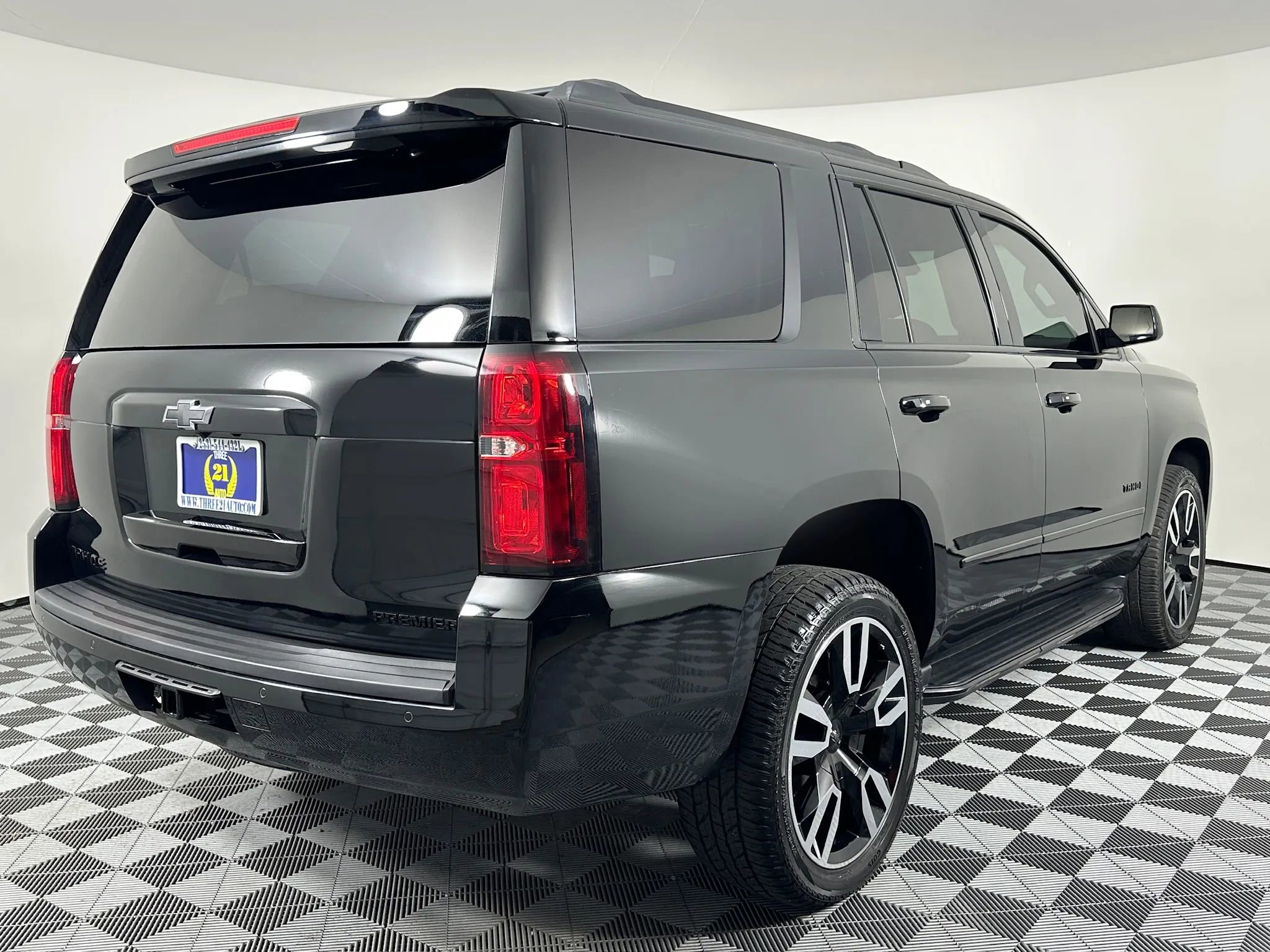 Used 2019 Chevrolet Tahoe Premier AWD/4WD image 12