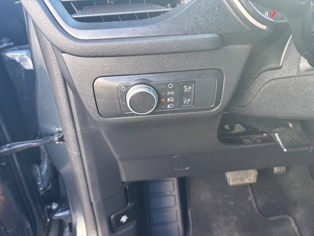 Used 2022 Ford Escape SE FWD image 19
