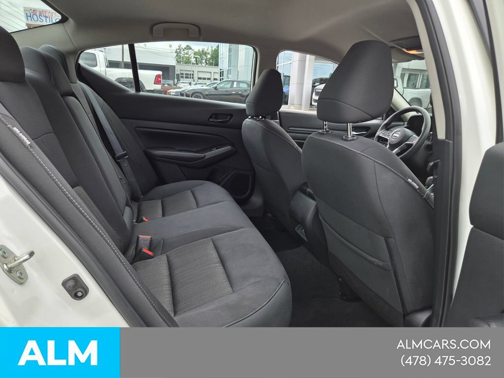 Used 2025 Nissan Altima 2.5 SV FWD image 15