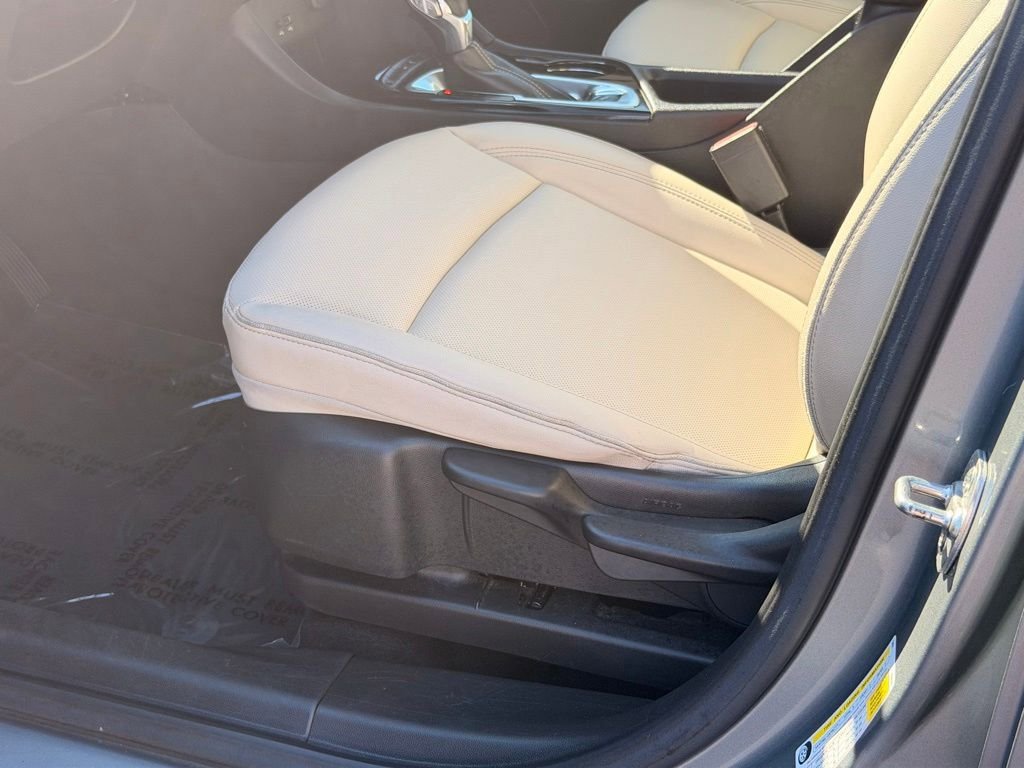 Used 2024 Buick Encore GX Sport Touring FWD image 25