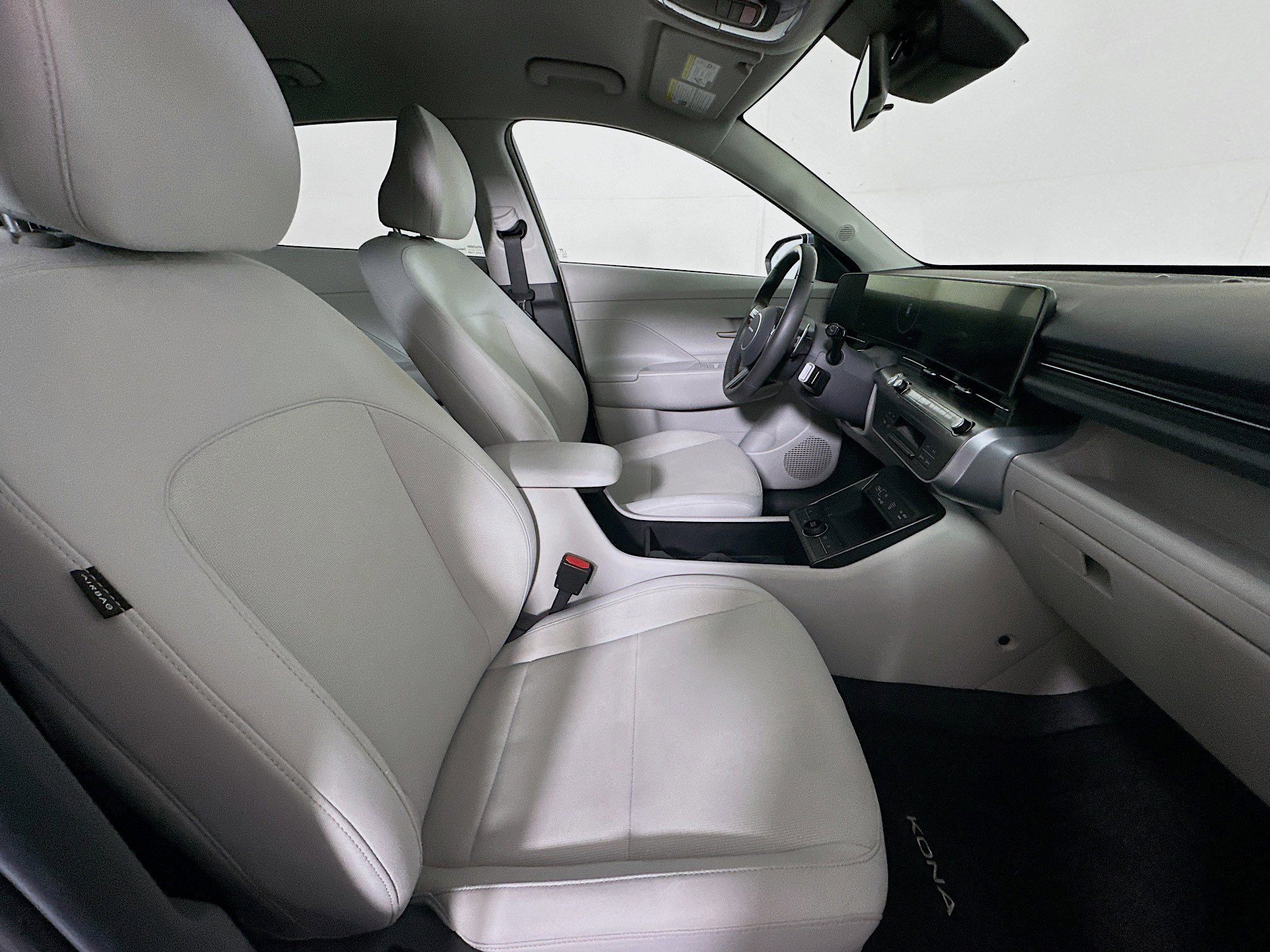 Used 2024 Hyundai Kona SEL FWD image 30