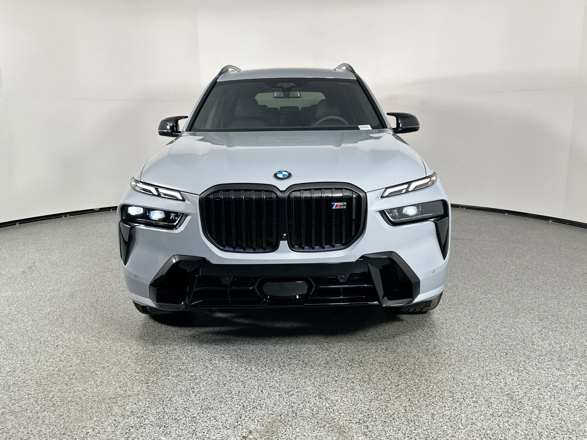 New 2026 BMW X7 M60i image 2