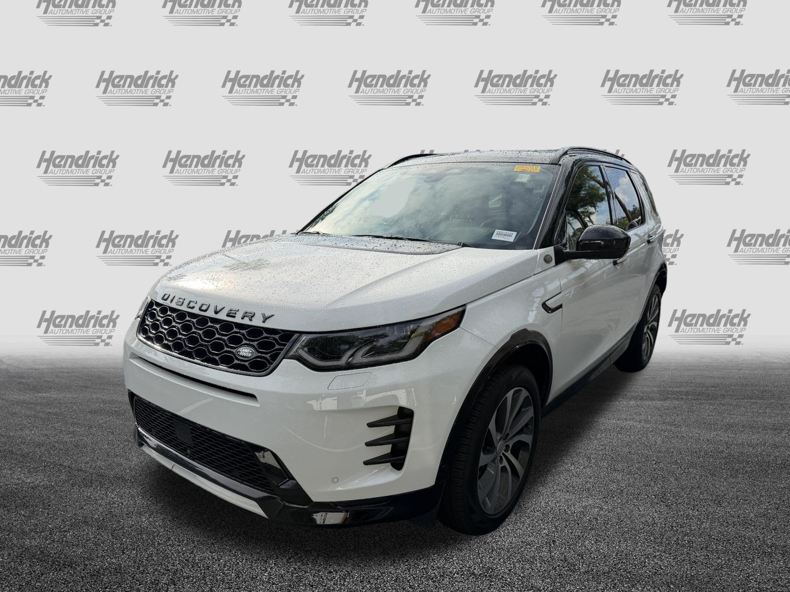 Used 2024 Land Rover Discovery Sport Dynamic SE AWD/4WD image 5