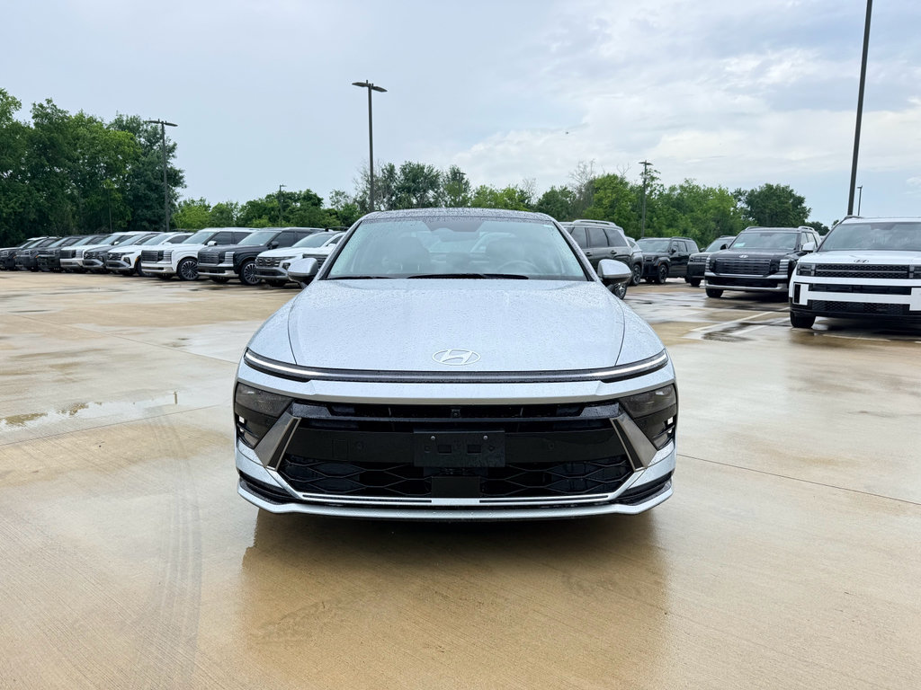 Used 2024 Hyundai Sonata Limited FWD image 2