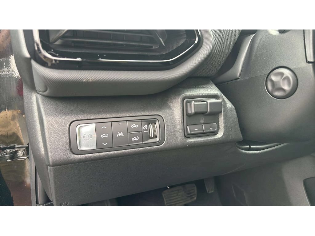 Used 2025 Chevrolet Silverado EV RST AWD/4WD image 20