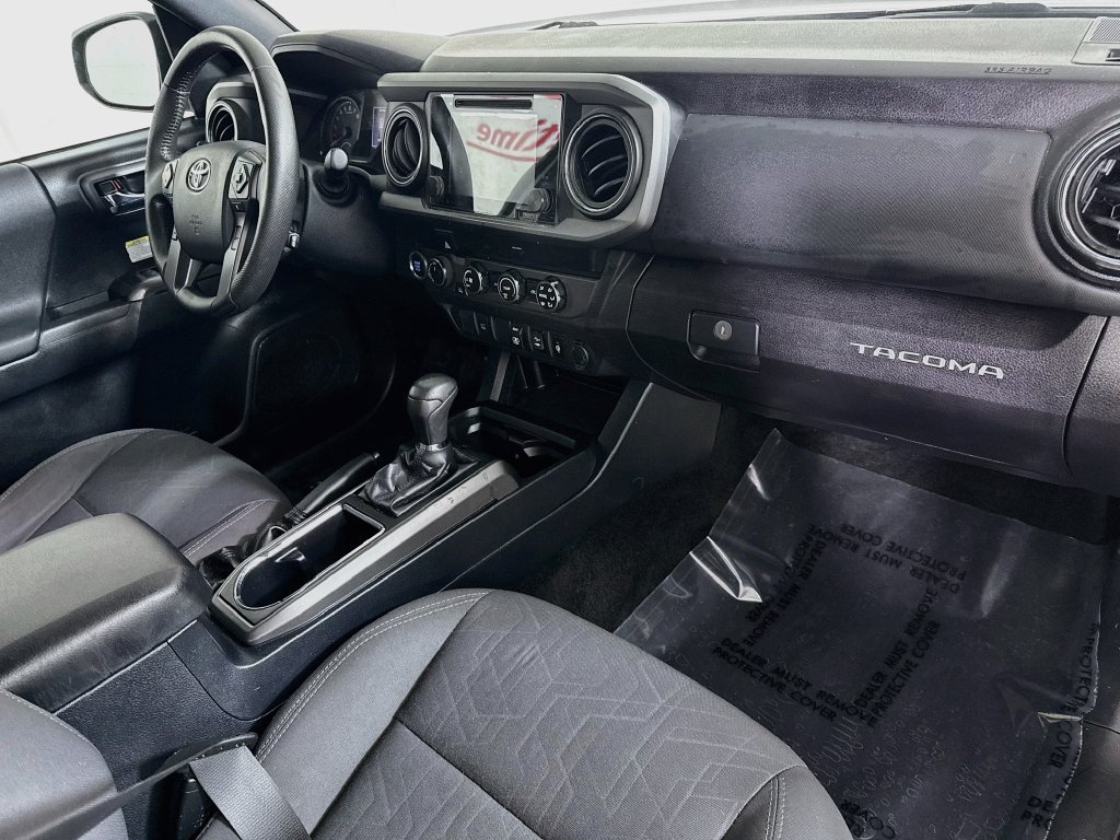 Used 2019 Toyota Tacoma TRD Off-Road AWD/4WD image 29