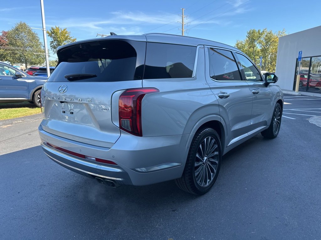 Used 2023 Hyundai Palisade Calligraphy image 6