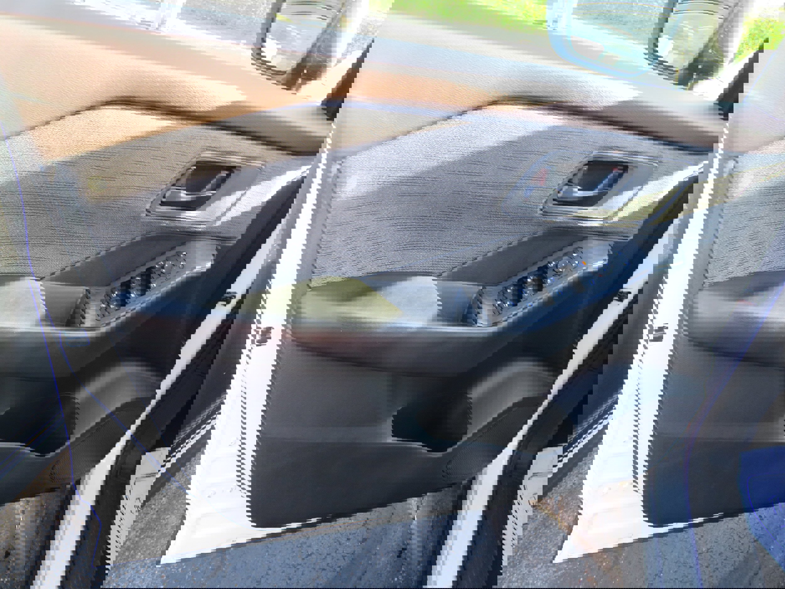 Used 2023 Nissan Rogue S image 18