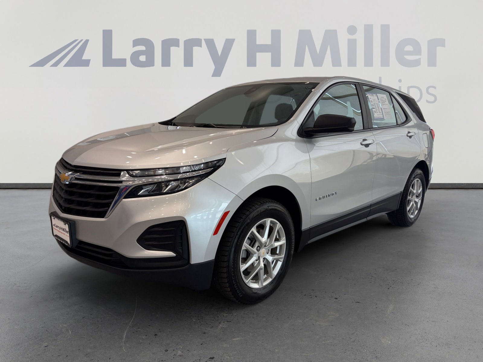 Used 2022 Chevrolet Equinox LS AWD/4WD image 1