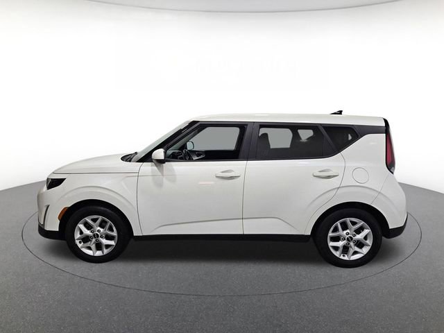 Used 2023 Kia Soul LX w/ Option Group 015 FWD image 8