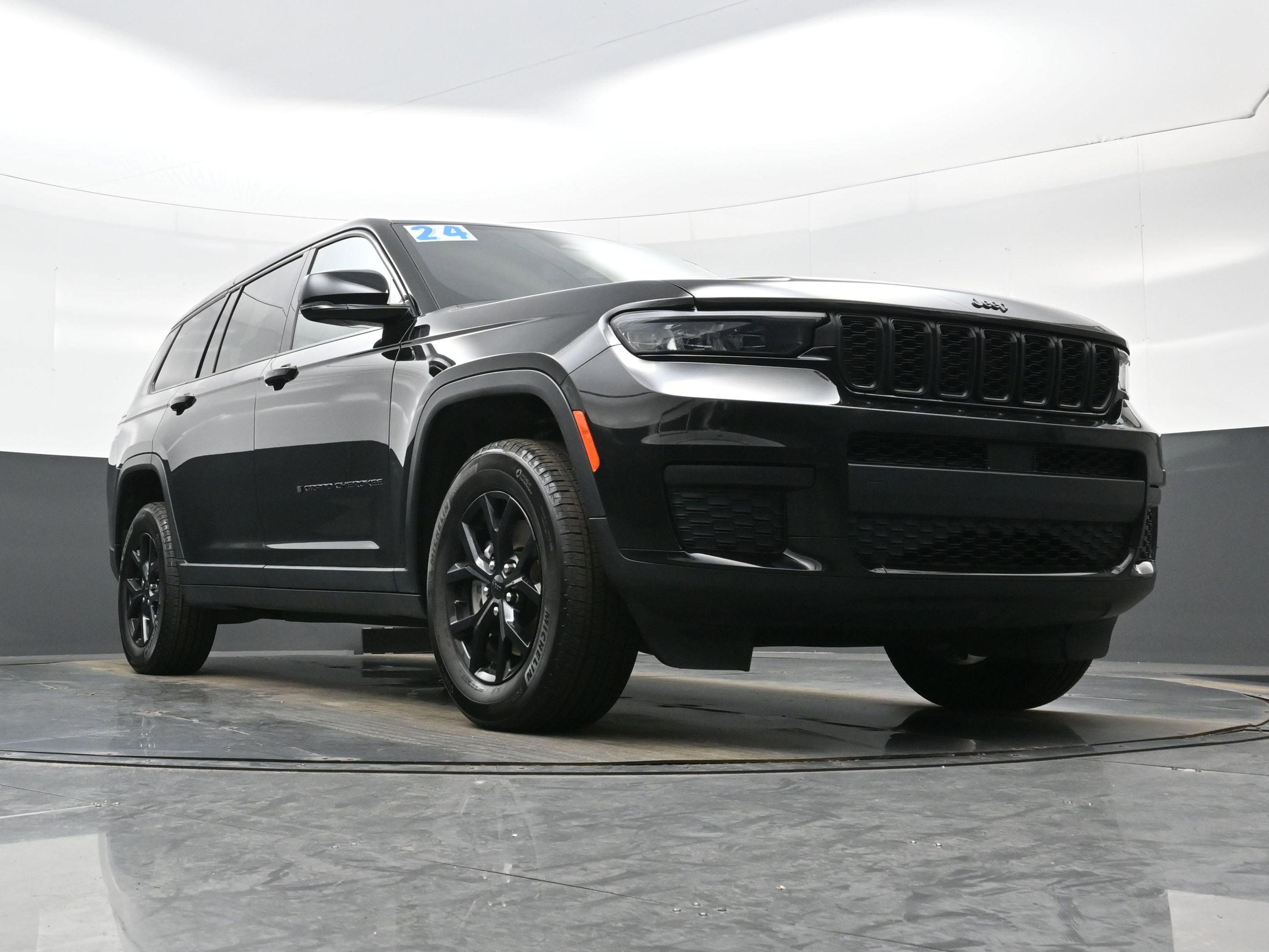Used 2024 Jeep Grand Cherokee L Altitude image 32