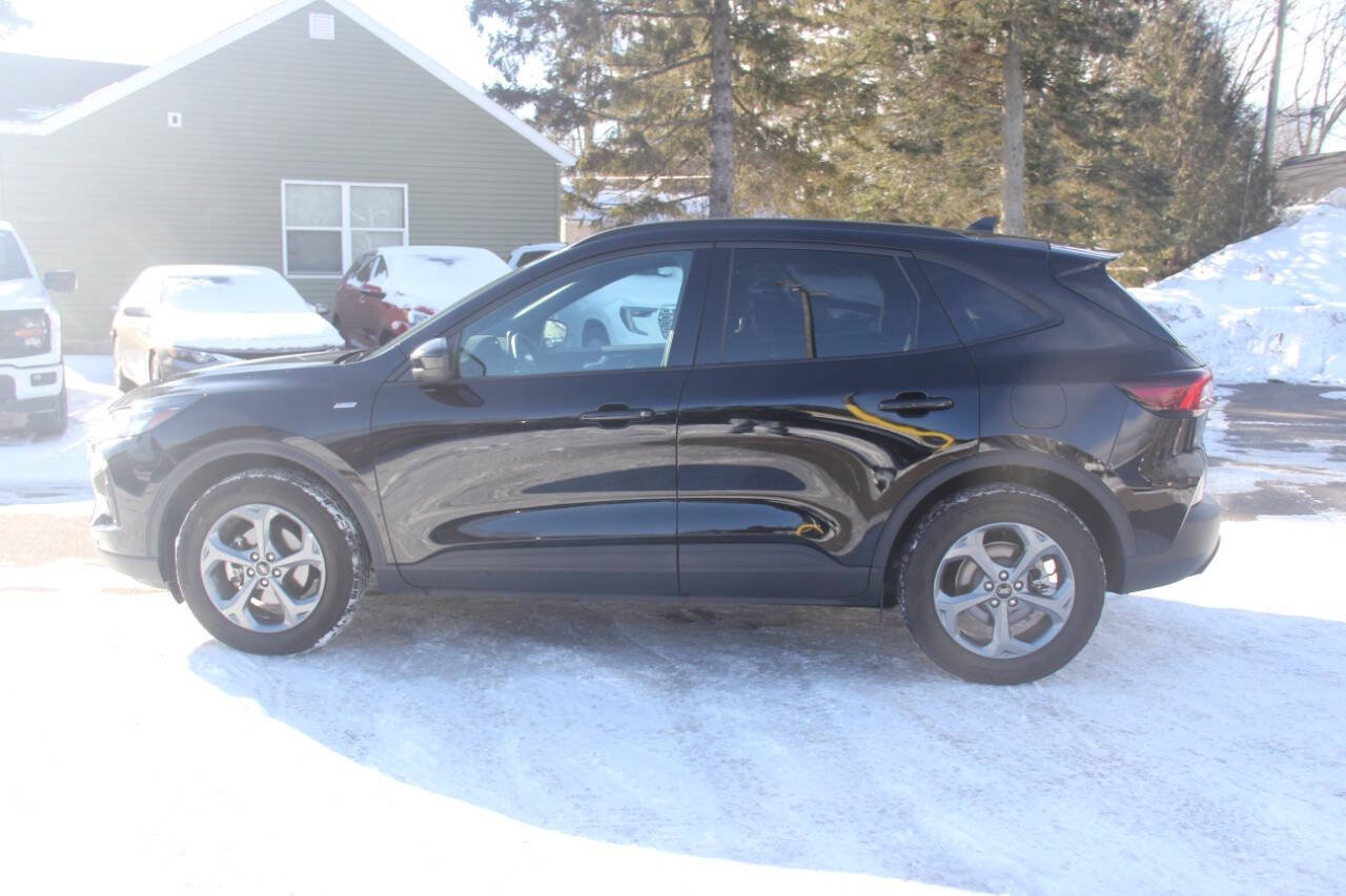 Certified 2025 Ford Escape ST-Line Select AWD/4WD image 7