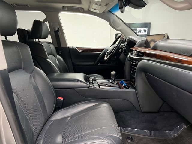 Used 2016 Lexus LX 570 4WD w/ Luxury Package image 59