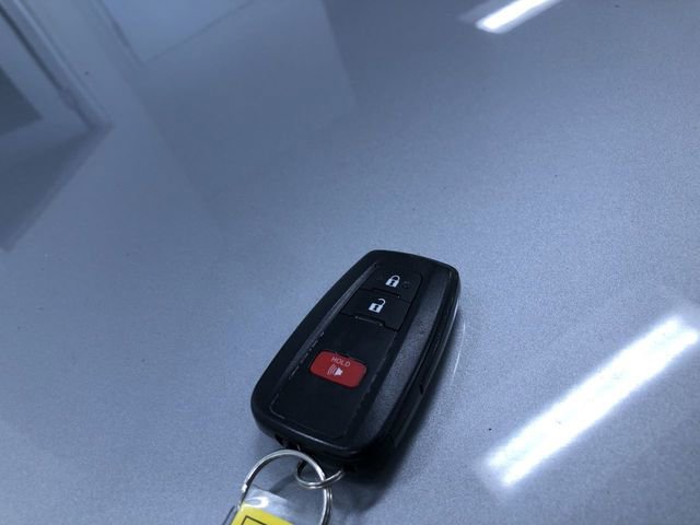 Used 2025 Toyota RAV4 XLE image 31