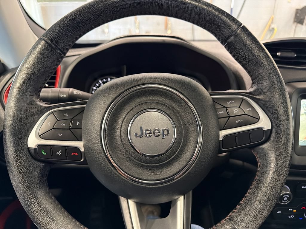 Used 2020 Jeep Renegade Trailhawk w/ Premium Leather Group AWD/4WD image 12