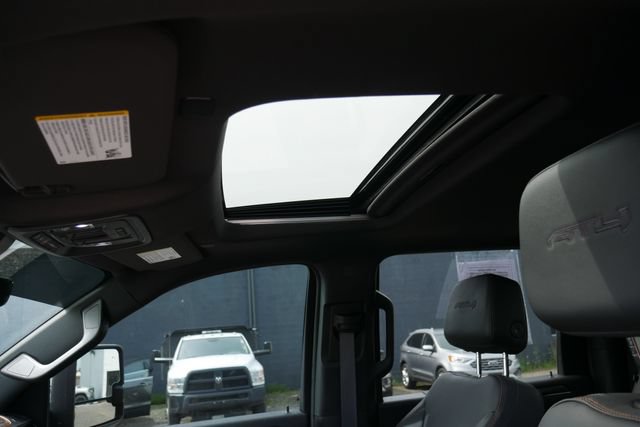 Used 2025 GMC Sierra 2500 AT4 w/ AT4 Premium Plus Package AWD/4WD image 3