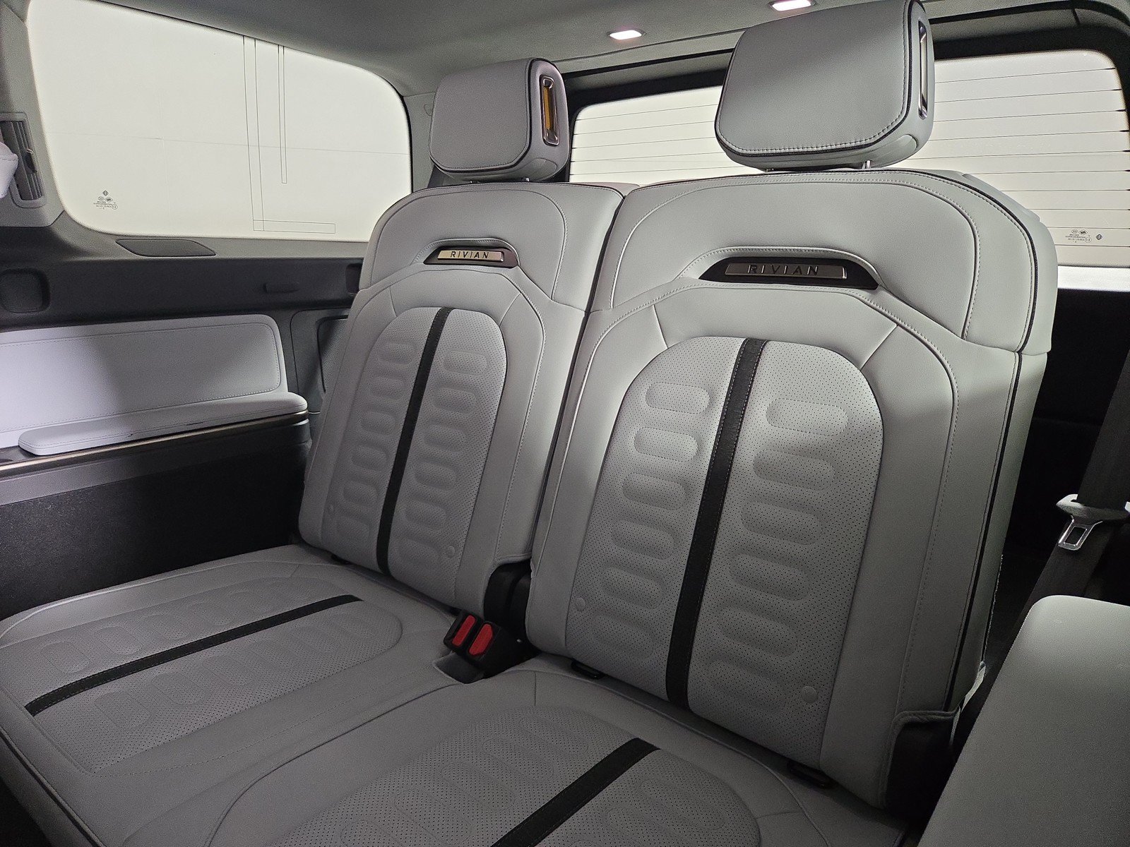Used 2024 Rivian R1S Adventure AWD/4WD image 22