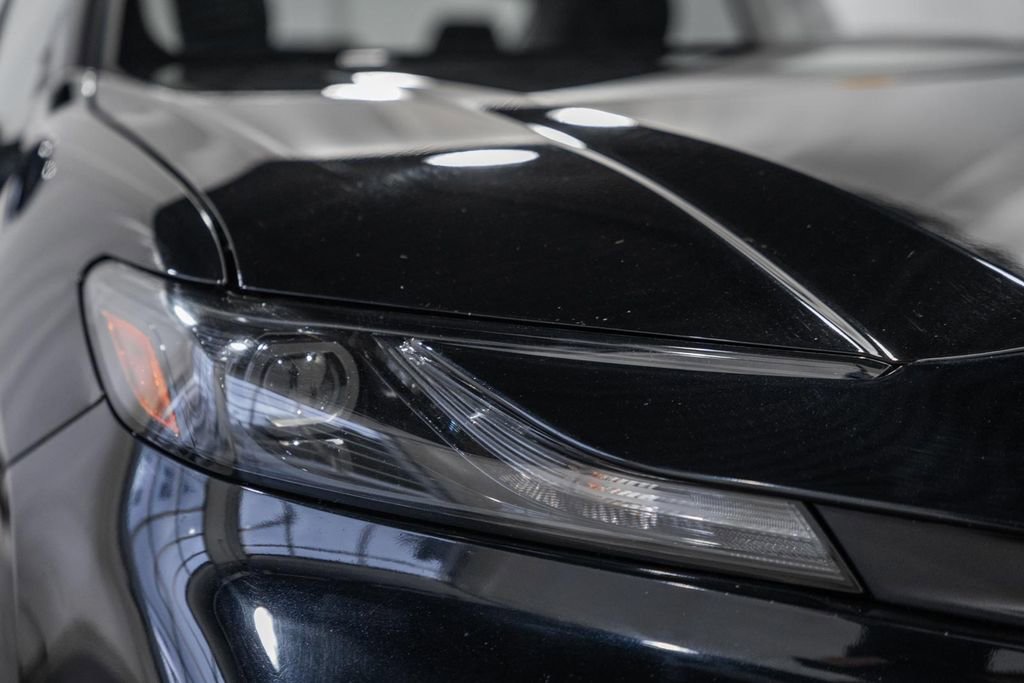 Used 2025 Toyota Camry LE image 12
