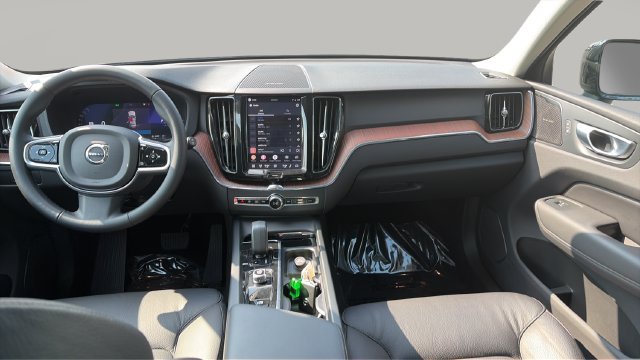 Certified 2024 Volvo XC60 T8 Plus w/ Protection Package Premier AWD/4WD image 7