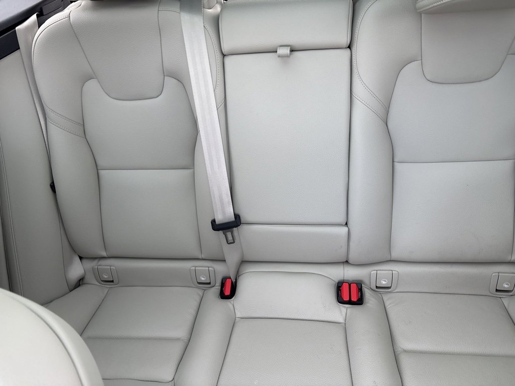 Certified 2023 Volvo XC60 B5 Core image 29