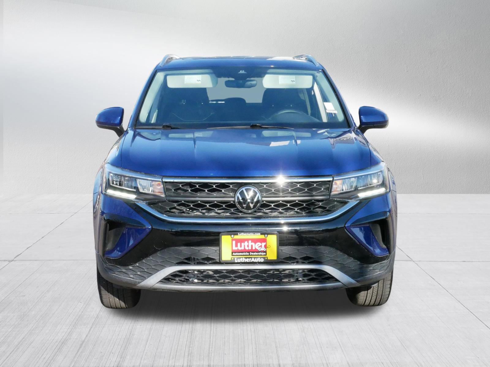 Used 2024 Volkswagen Taos SE w/ Panoramic Sunroof Package video 2