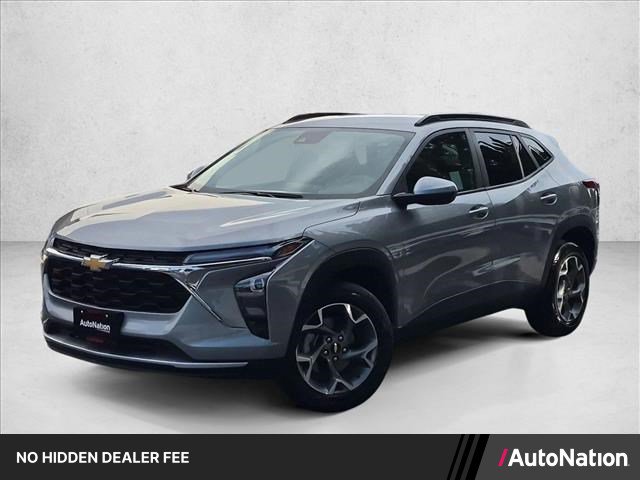Used 2025 Chevrolet Trax LT FWD image 1