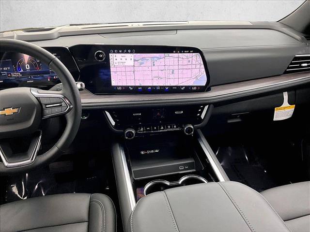 Used 2026 Chevrolet Suburban LT w/ Comfort Package RWD image 8