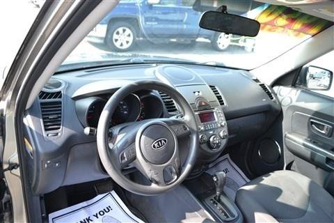 Used 2010 Kia Soul + FWD image 13