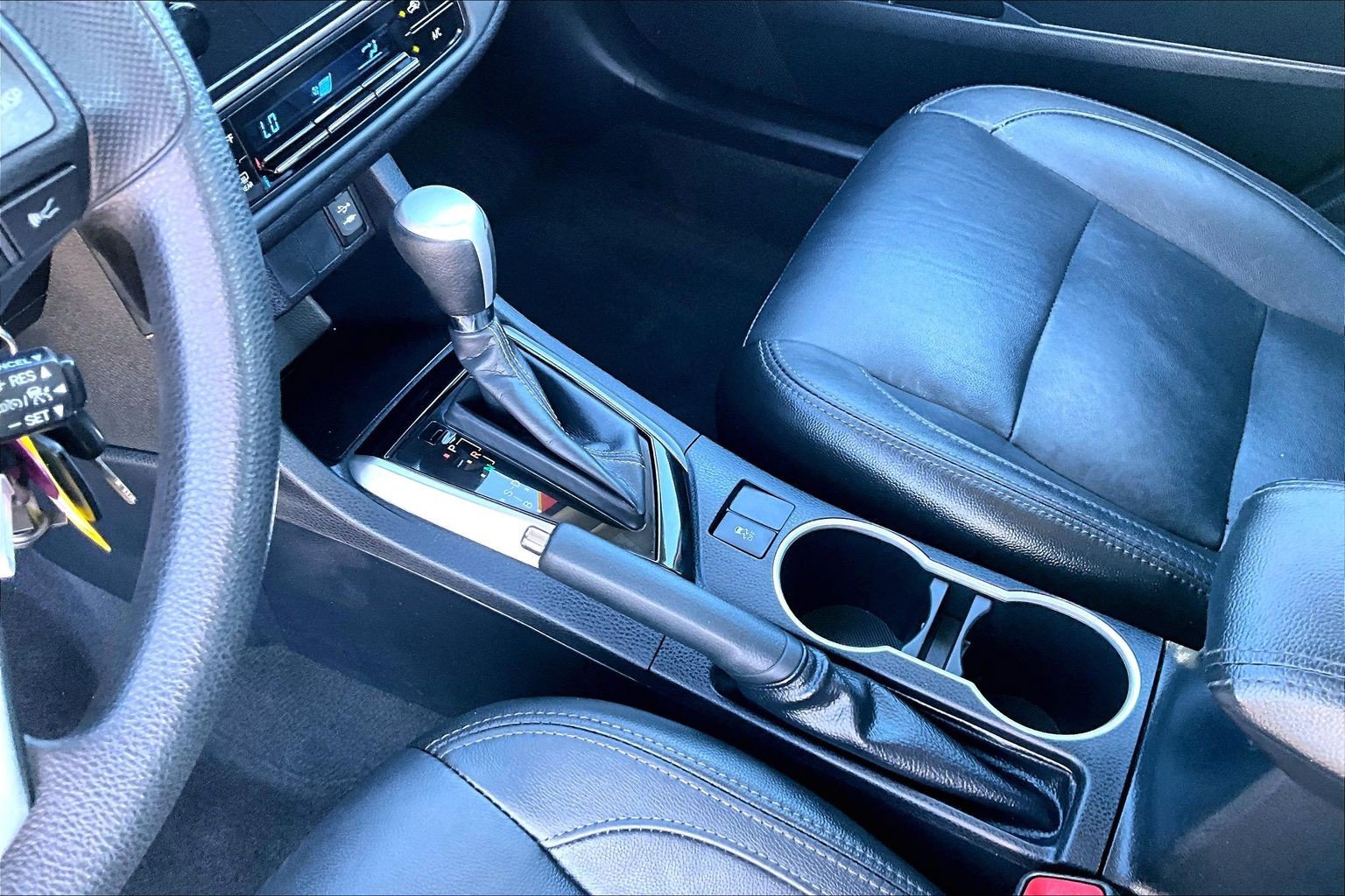Used 2018 Toyota Corolla LE FWD image 13