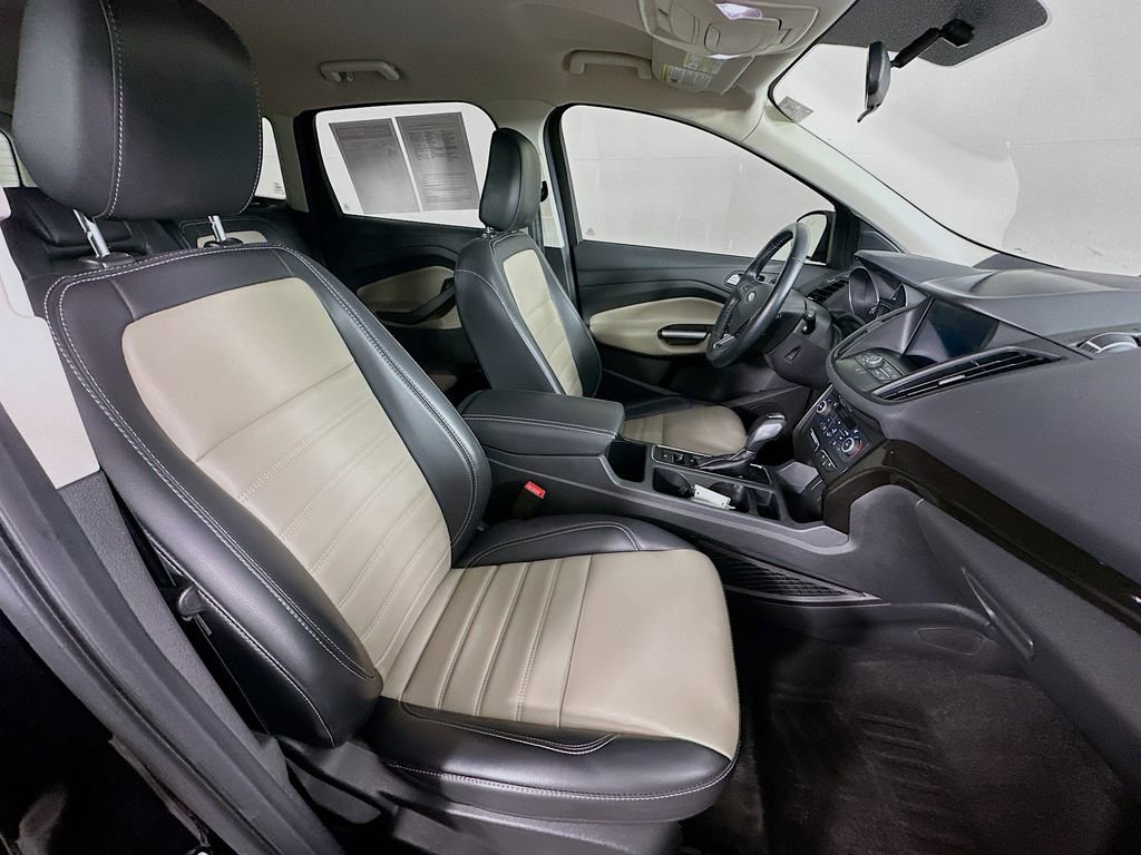 Used 2019 Ford Escape SEL image 35